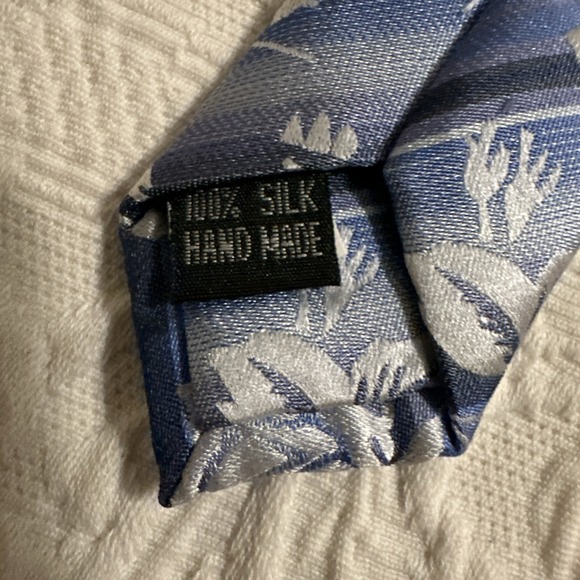 New EMILIO PONTI Handmade 100% Silk Tie Men's Blue White Floral Necktie Spring - Picture 6 of 8